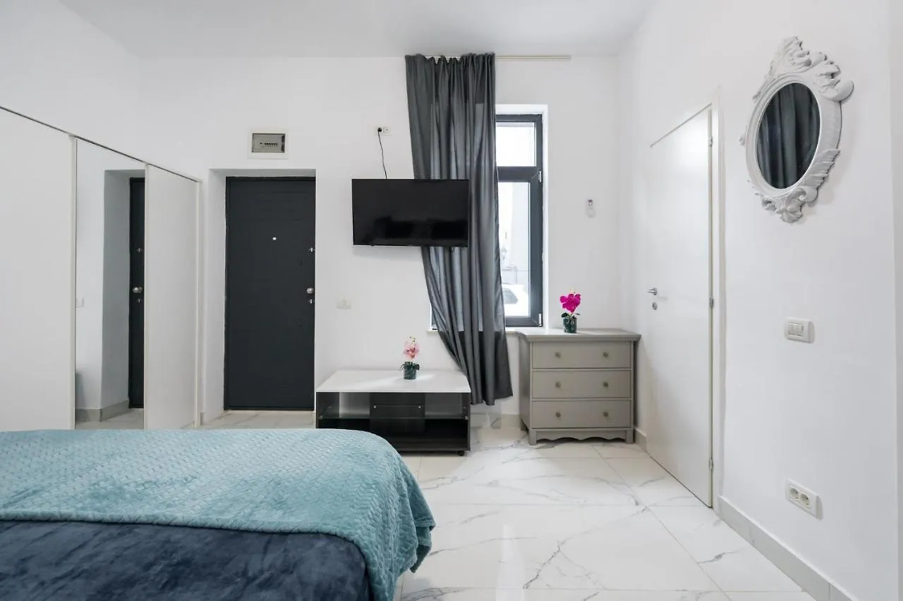 Blue-Line-Apartment-Unirii Bukarest Apartment