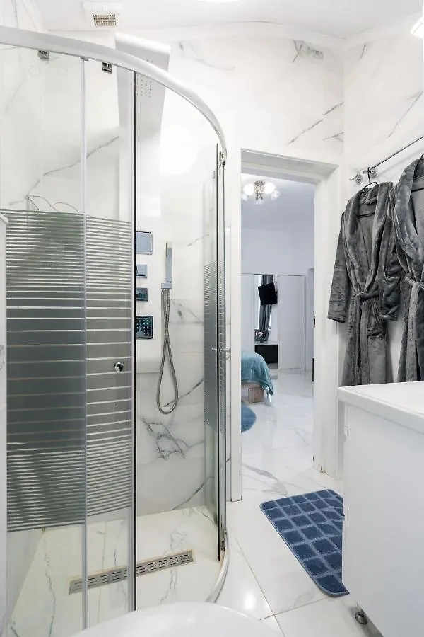 Blue-Line-Apartment-Unirii Bukarest 0*,