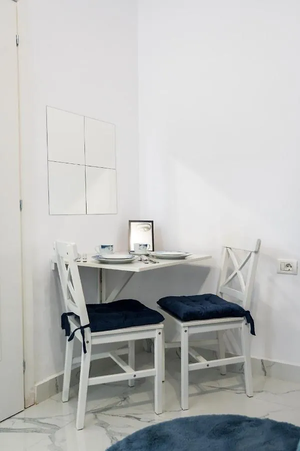 Blue-Line-Apartment-Unirii Bucharest