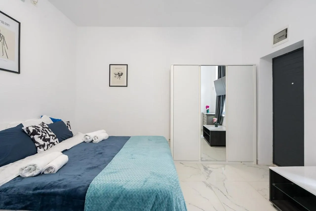 Blue-Line-Apartment-Unirii Bucharest Apartment