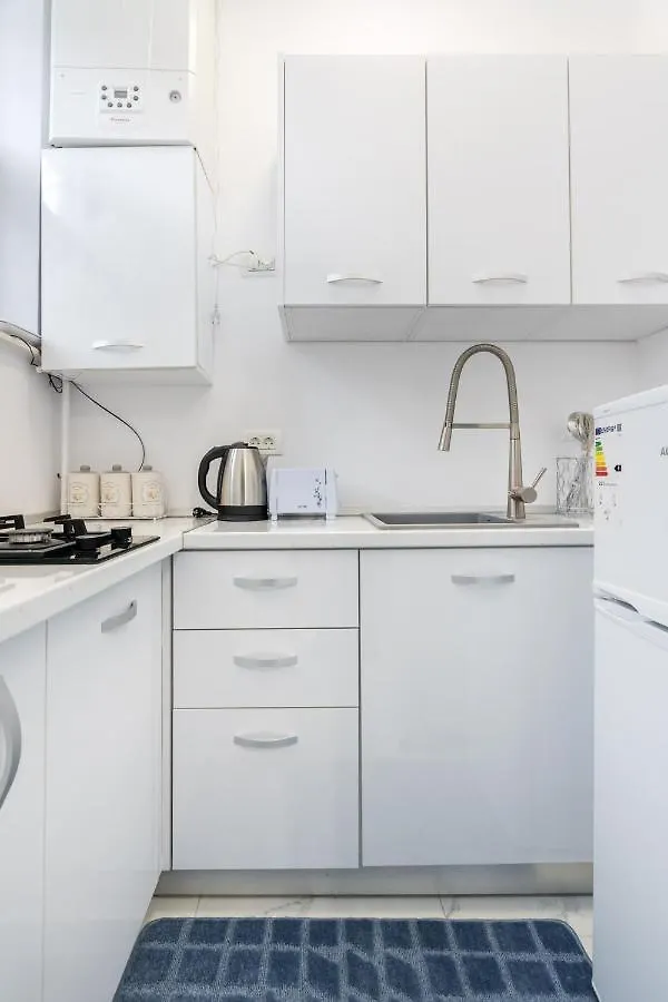 Blue-Line-Apartment-Unirii Bucharest